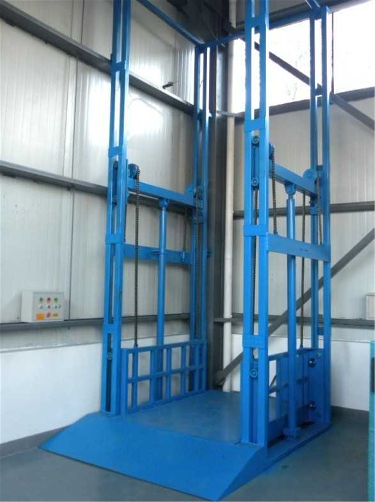 絞籠鋼絲繩式提升機(jī)